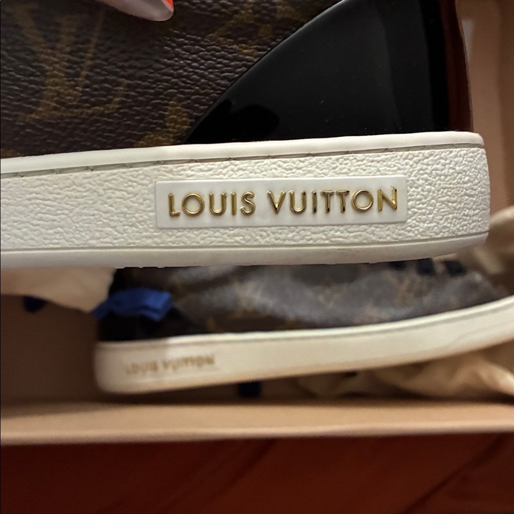 Louis Vuitton Front row Sneakers - Picture 4 of 8